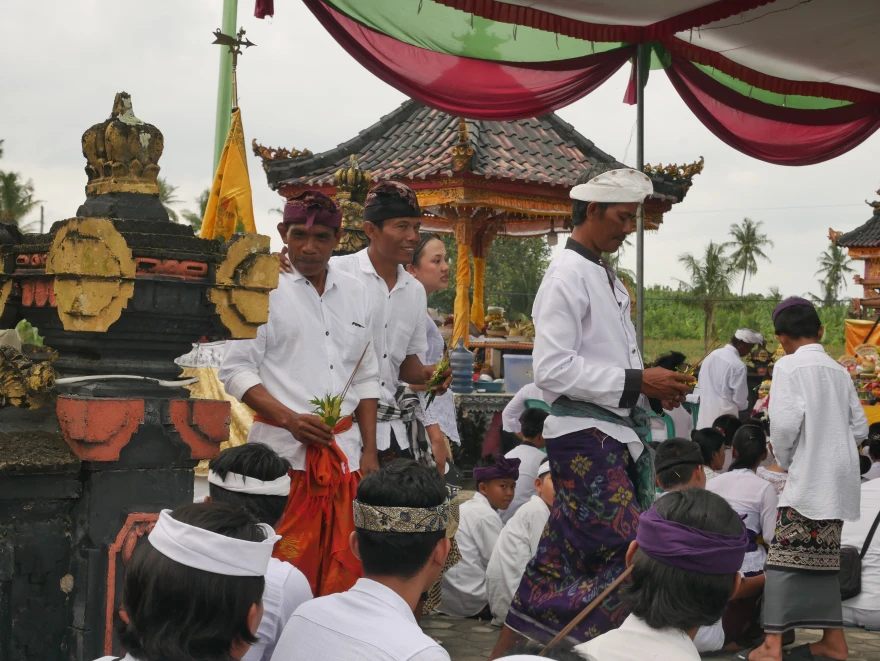 Piodalan Pura Dalam Sumber Nadi